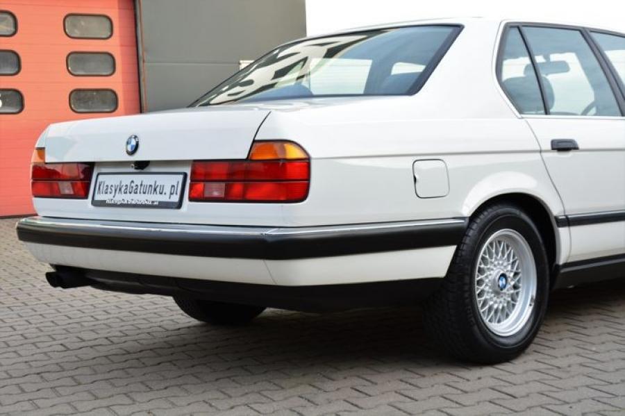Детали экстерьера BMW 740i (E32) 1992 года  (UK) (фото 60 из 170)
